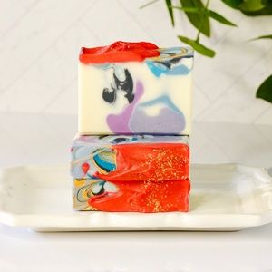 3 WHITE BLUE RED HANDMADE ARTISAN SOAP BARS: I LOVE NOEL